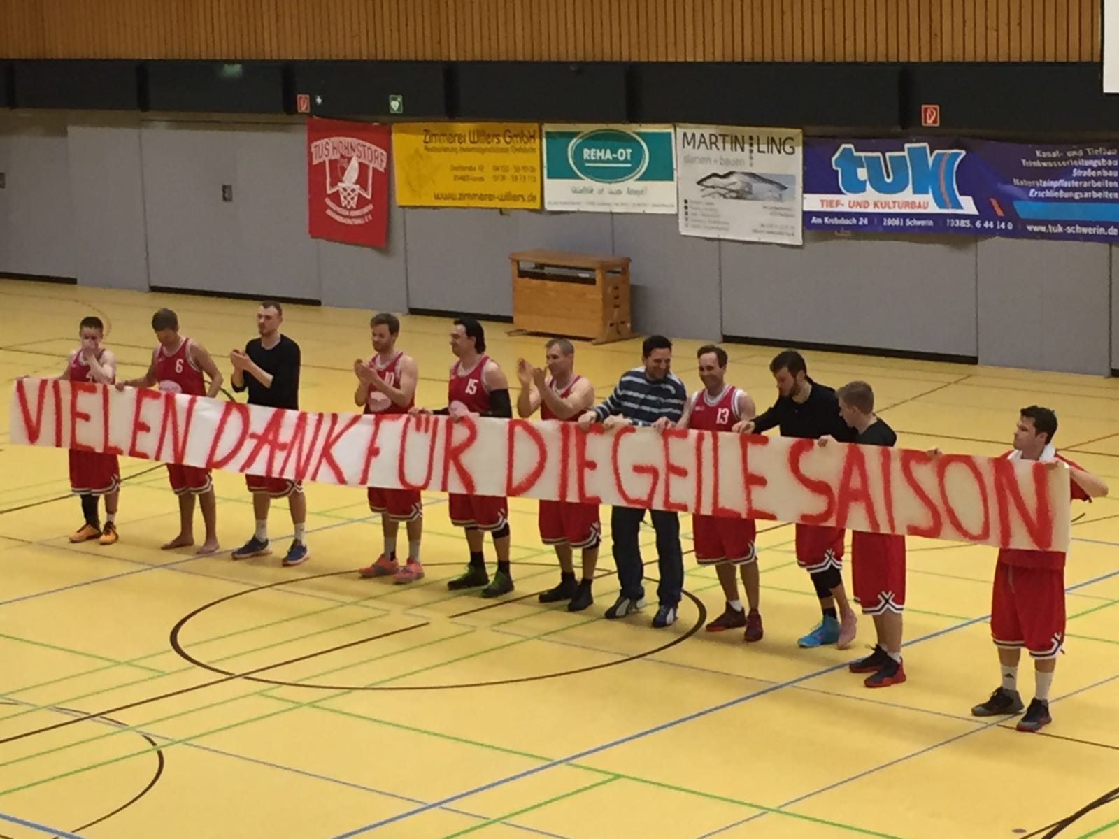 15. Sieg im 15. Spiel beim 73:58 (18:15; 29:27; 52:43) über BTS Neustadt III.